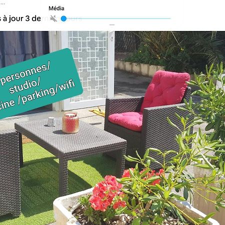 Gite Du Stade Le Studio Cour Parking Et Piscine Partagee Marselha Exterior foto